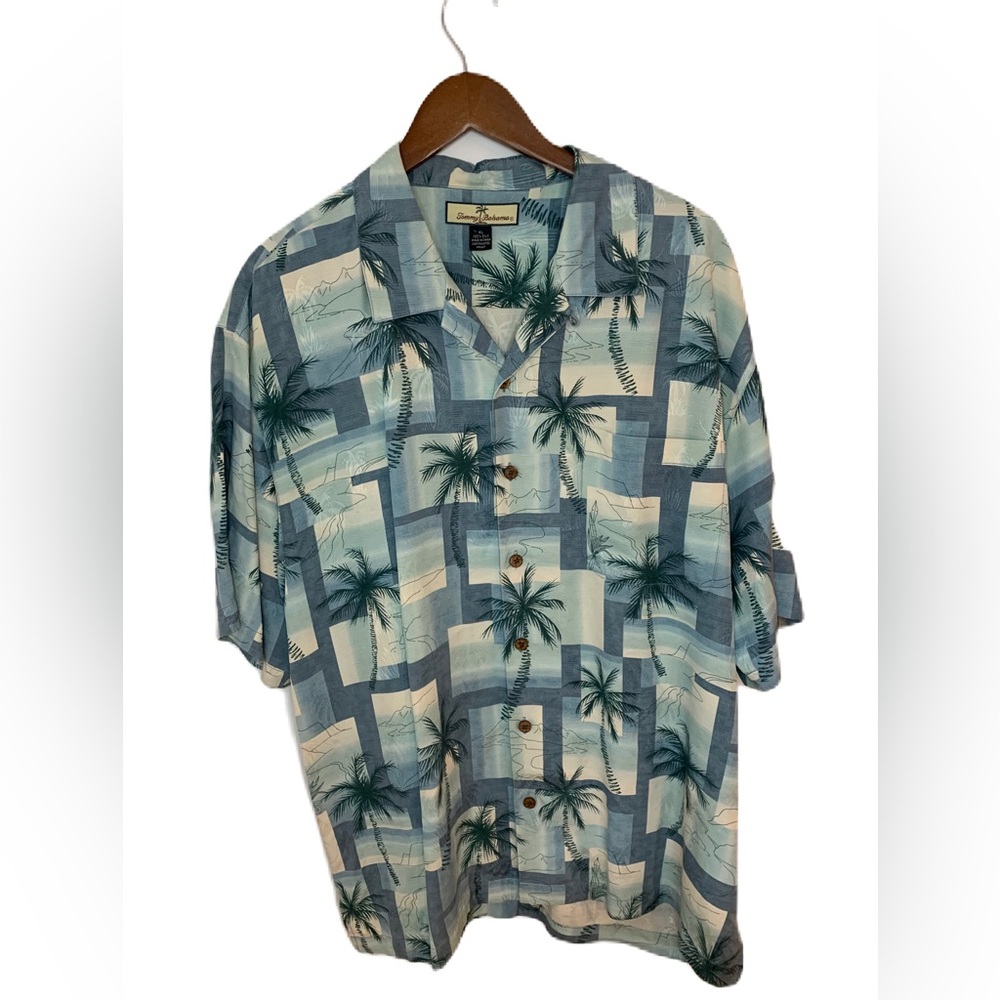 Tommy Bahama 100% Silk Men’s Shirt XL Button Up Short Sleeve Palm Tree Resort